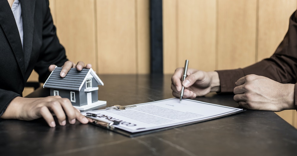 Comprendre la Résiliation en Cours d'Année des Contrats d'Assurance : Guide Complet