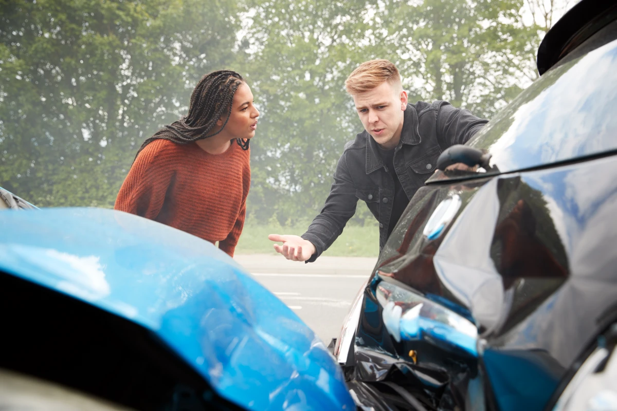 Comment se défendre efficacement en cas de sinistre automobile : guide complet pour protéger vos droits