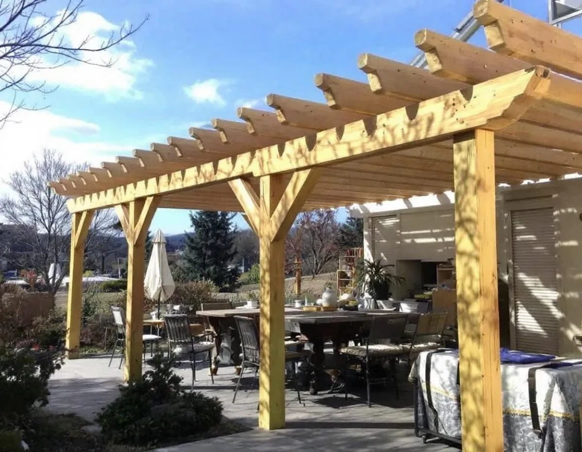 Pergolas et obligation de débroussaillage : naviguer dans la réglementation anti-incendie en zone forestière